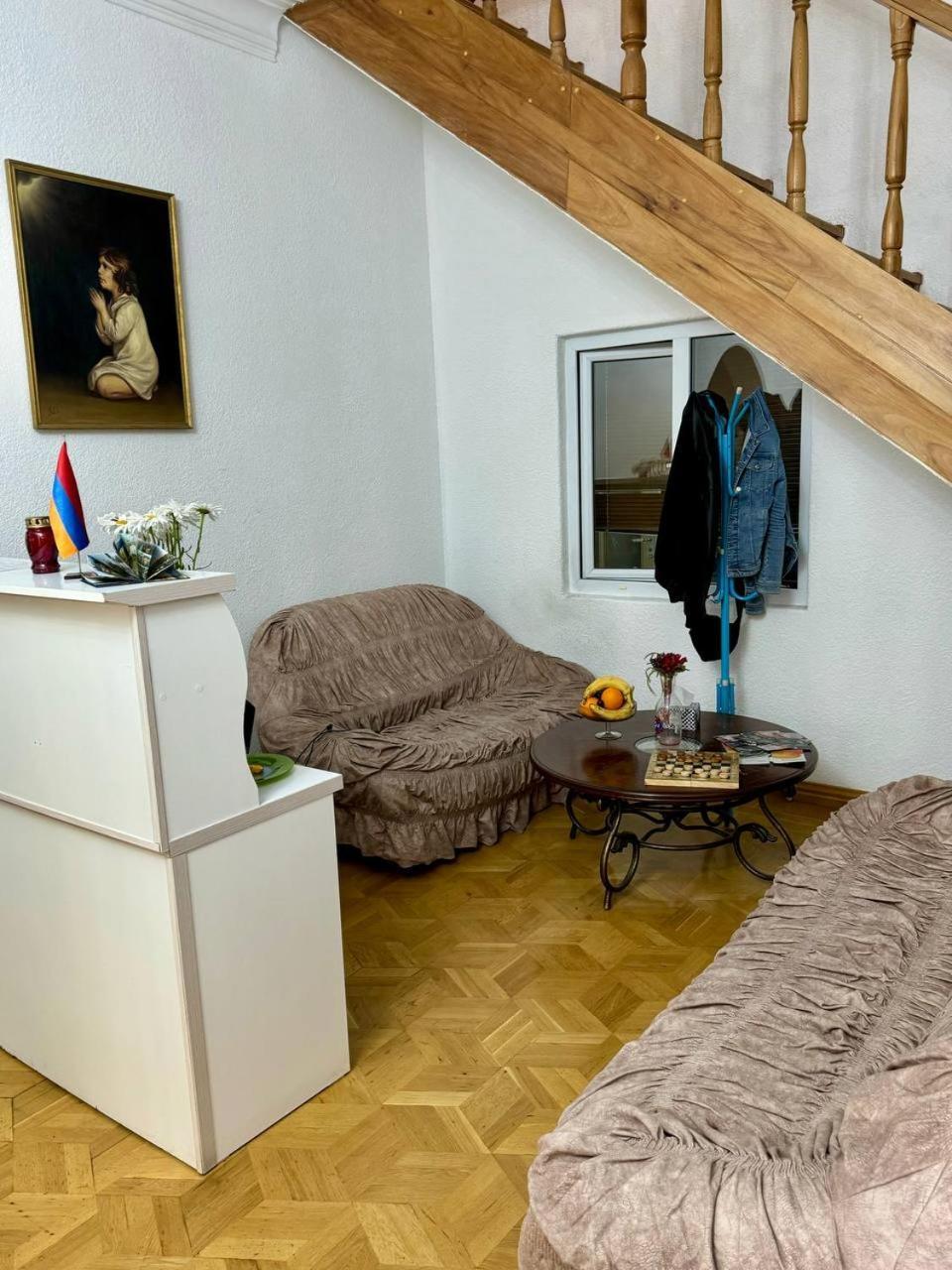 California Hostel Jerevan Eksteriør billede