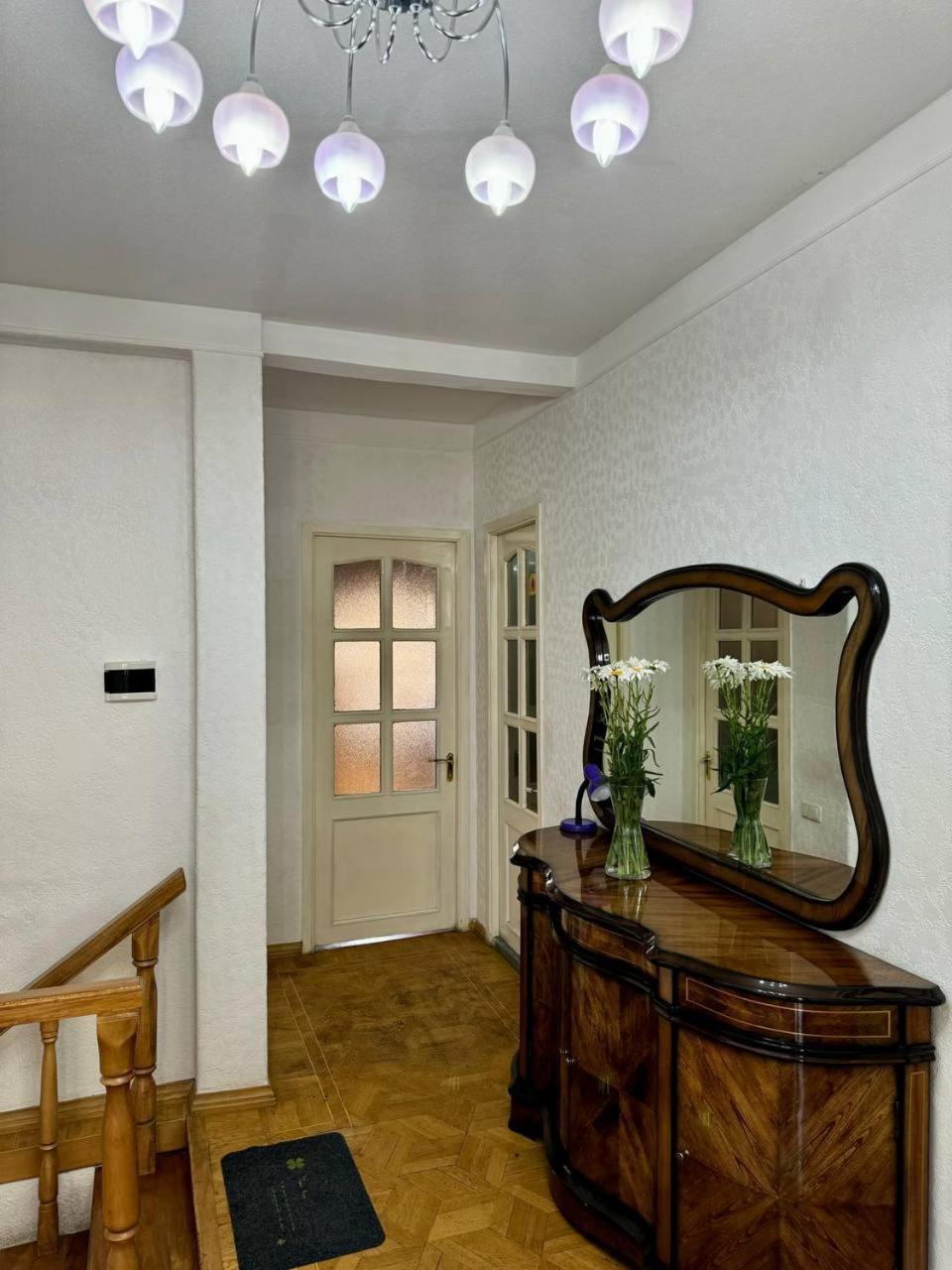 California Hostel Jerevan Eksteriør billede