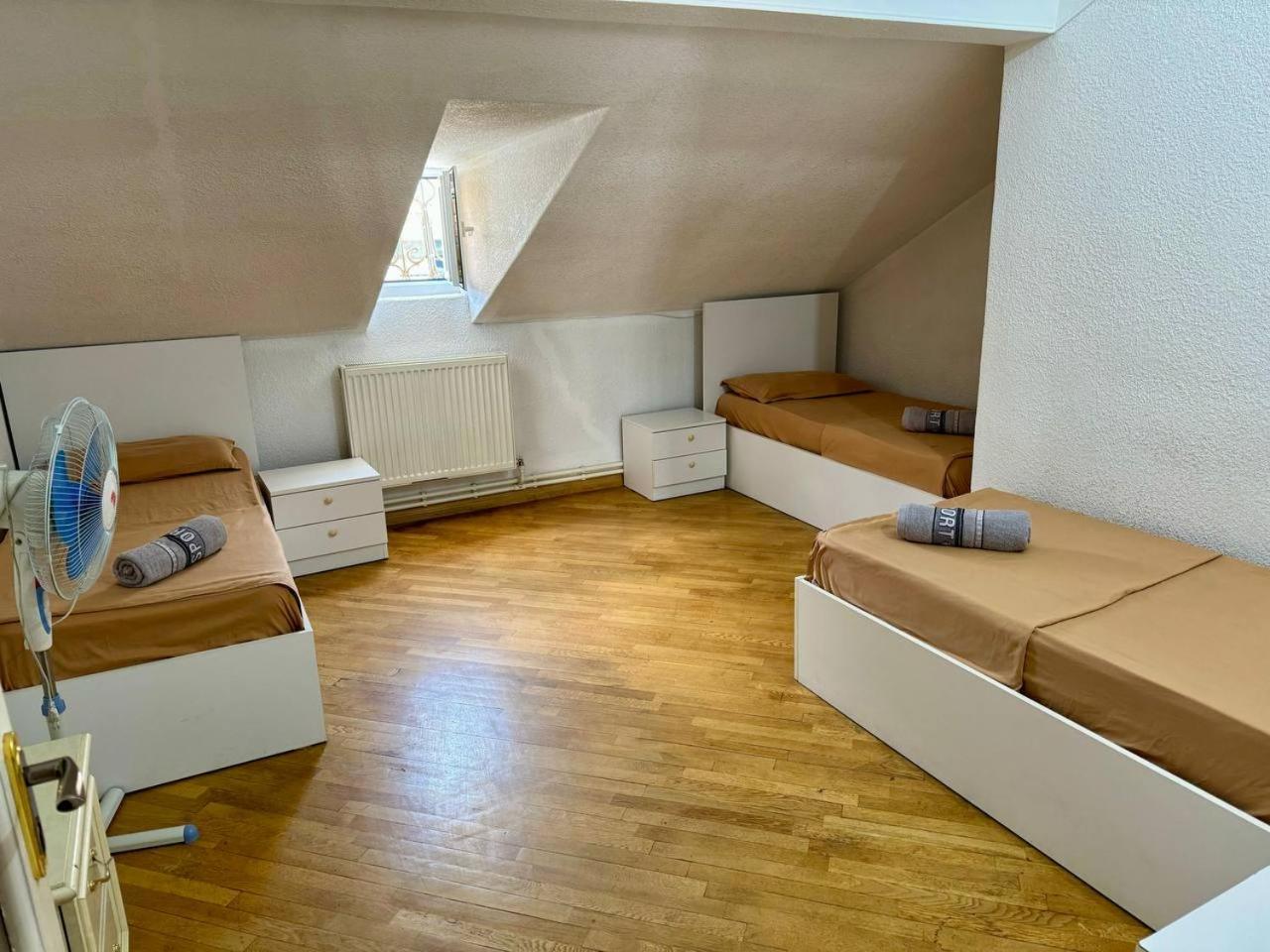 California Hostel Jerevan Eksteriør billede